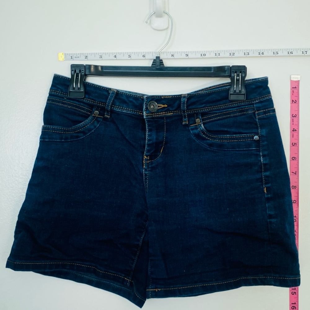 Simply Vera Dark Wash Denim Shorts